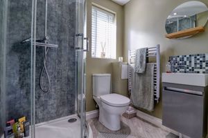 Bedroom One En-Suite- click for photo gallery